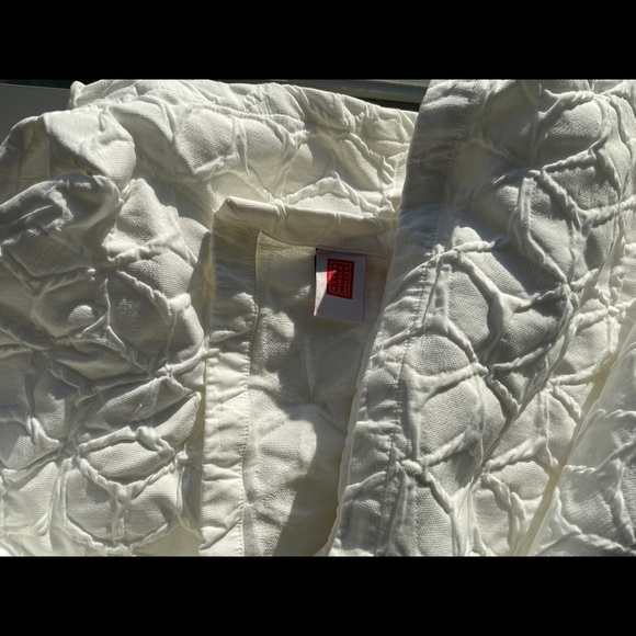 Design Within Reach White Matelasse Blanket California King - Picture 3 of 3